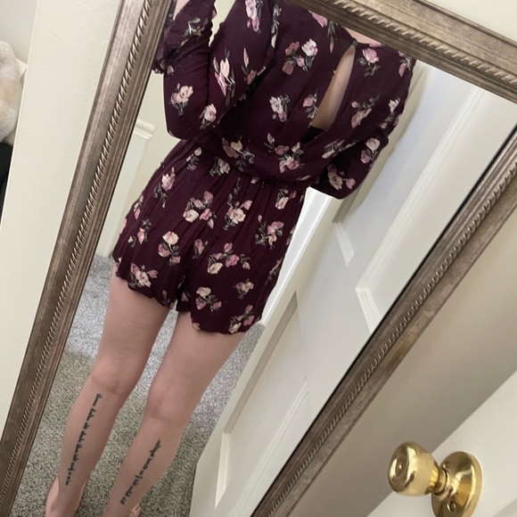 Bundle 3/$15 - AE Floral Romper - Picture 5 of 6